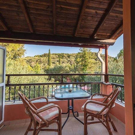 Mimosa Apartments With Pool Палеокастріца Екстер'єр фото