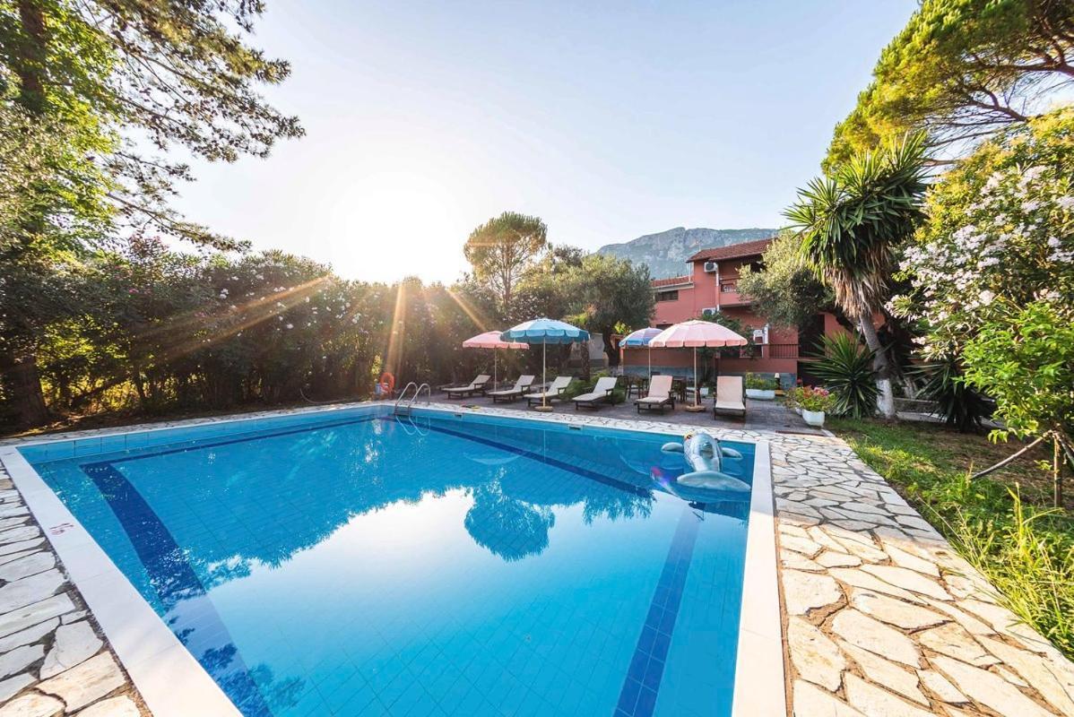 Mimosa Apartments With Pool Палеокастріца Екстер'єр фото